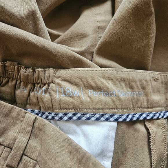 Talbot's Women's Perfect Skimmer Pants, Size 18W Khaki Stretch Cotton Crop - Picture 7 of 8